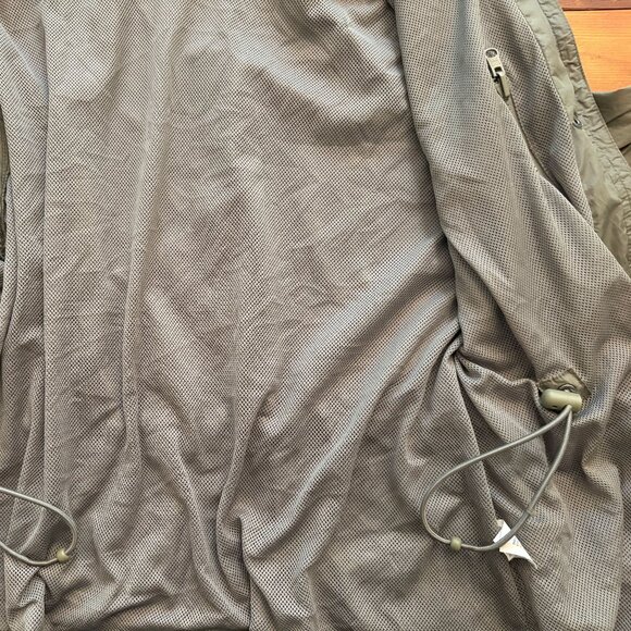 WOMENS GAP LIGHTWEIGHT, PACKABLE UTILITY STYLE WINDBREAKER JACKET W/ HOOD SIZE L - Picture 5 of 8